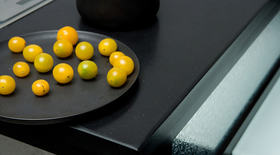 Кварц Caesarstone Jet Black 3100